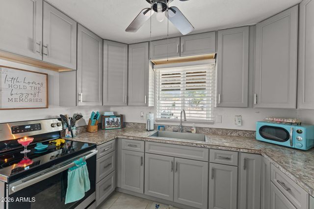 221 E CAVANESS Avenue, Wickenburg, AZ 85390