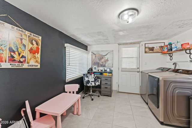 221 E CAVANESS Avenue, Wickenburg, AZ 85390