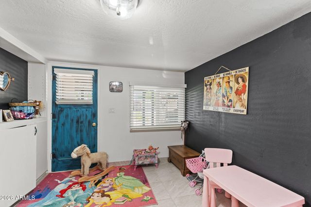 221 E CAVANESS Avenue, Wickenburg, AZ 85390