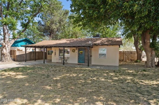 221 E CAVANESS Avenue, Wickenburg, AZ 85390