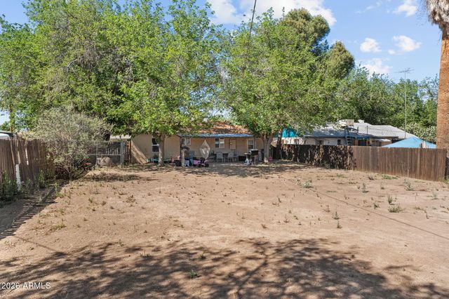221 E CAVANESS Avenue, Wickenburg, AZ 85390