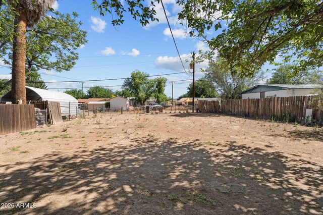 221 E CAVANESS Avenue, Wickenburg, AZ 85390