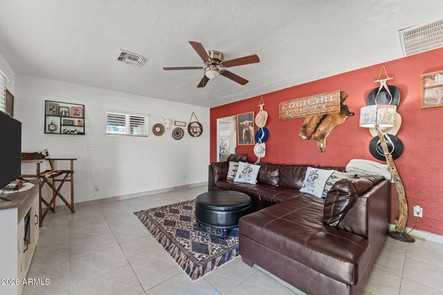 221 E CAVANESS Avenue, Wickenburg, AZ 85390