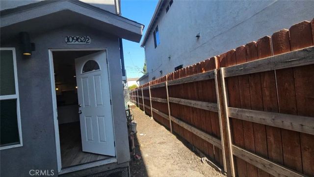10962 Avalon, Los Angeles, CA 90061