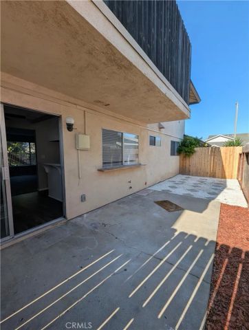 17031 Pinehurst Lane B, Huntington Beach, CA 92647