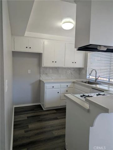 17031 Pinehurst Lane B, Huntington Beach, CA 92647