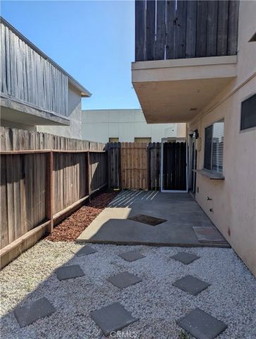 17031 Pinehurst Lane B, Huntington Beach, CA 92647