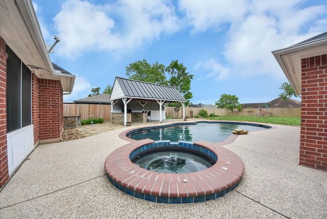 3002 Kathleen Drive, Mont Belvieu, TX 77523