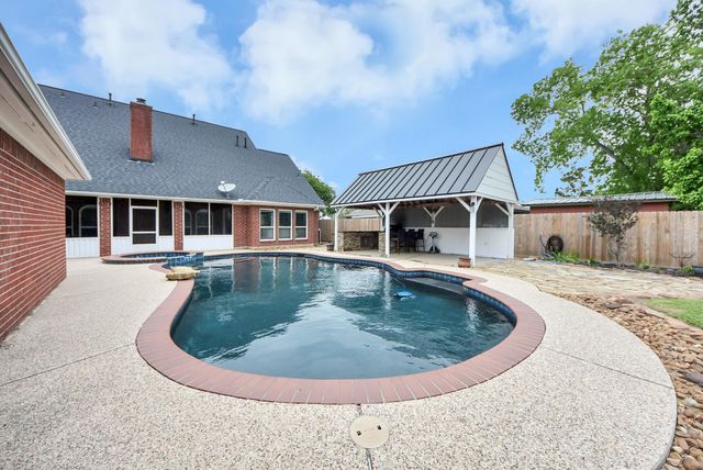 3002 Kathleen Drive, Mont Belvieu, TX 77523