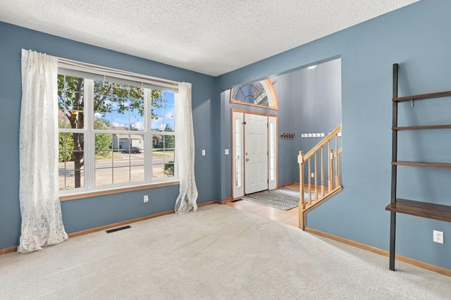1560 Oakbrooke Terrace, Eagan, MN 55122