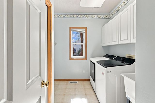 1560 Oakbrooke Terrace, Eagan, MN 55122