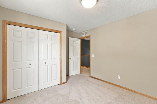 1560 Oakbrooke Terrace, Eagan, MN 55122