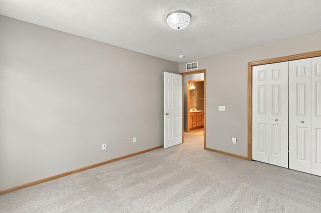 1560 Oakbrooke Terrace, Eagan, MN 55122