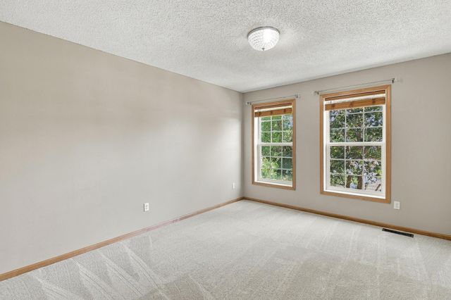 1560 Oakbrooke Terrace, Eagan, MN 55122