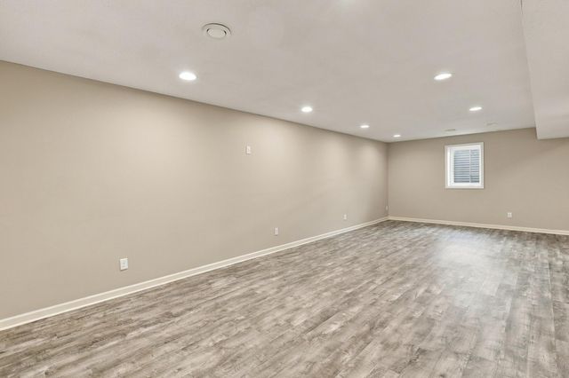 1560 Oakbrooke Terrace, Eagan, MN 55122
