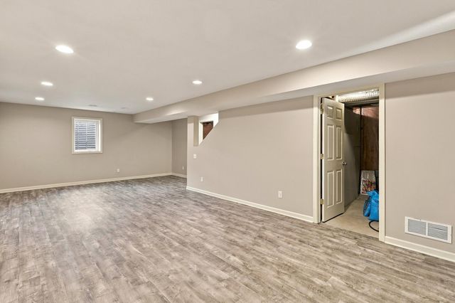 1560 Oakbrooke Terrace, Eagan, MN 55122