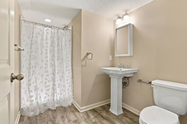 1560 Oakbrooke Terrace, Eagan, MN 55122