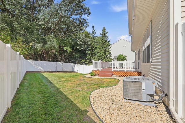 1560 Oakbrooke Terrace, Eagan, MN 55122