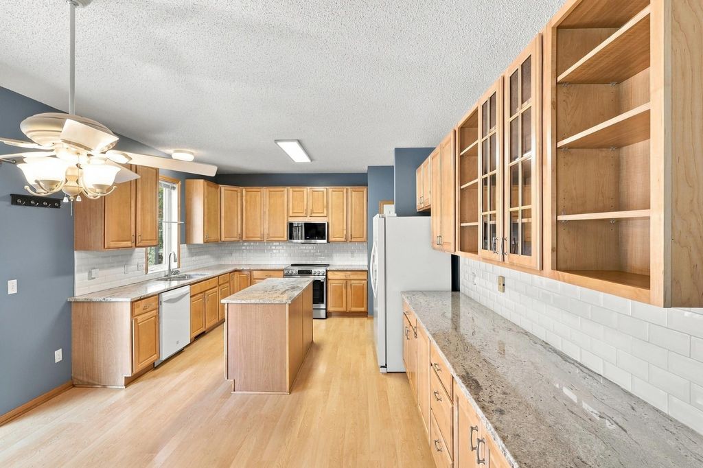1560 Oakbrooke Terrace, Eagan, MN 55122 — photo 4