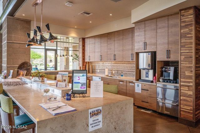 6799 W Cliff Spring Trail, Marana, AZ 85658