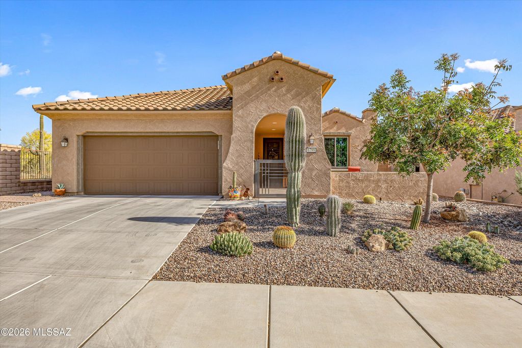 6799 W Cliff Spring Trail, Marana, AZ 85658