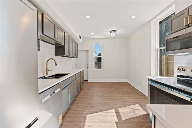 1402 Scott Street, Covington, KY 41011