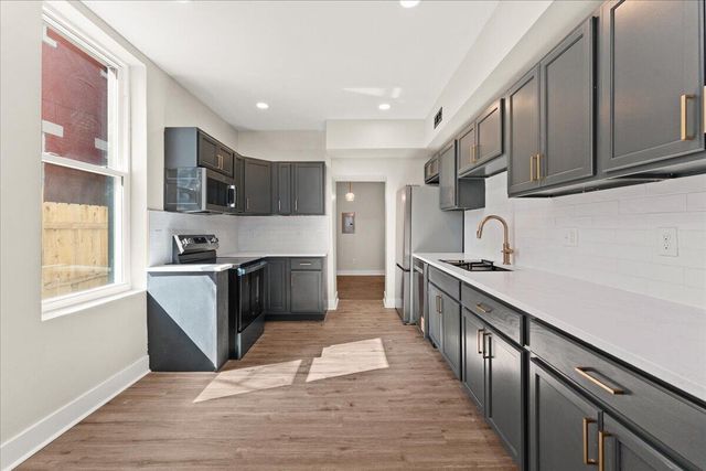 1402 Scott Street, Covington, KY 41011