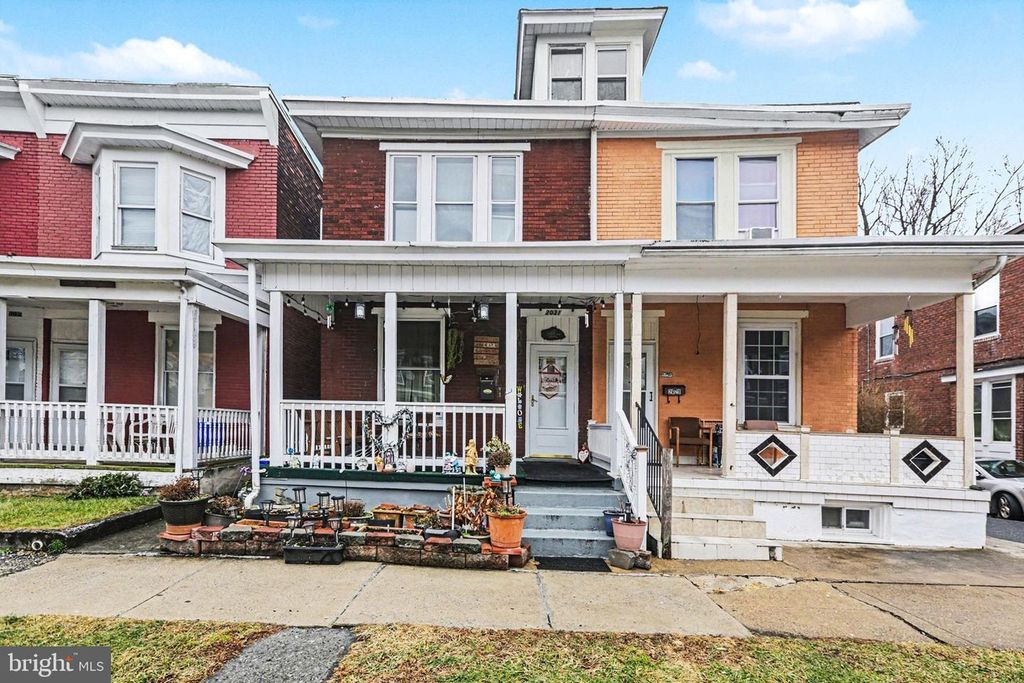 2031 SWATARA ST, Harrisburg, PA 17104