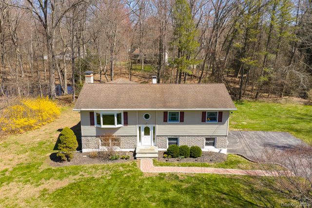 41 Julie Drive, Hopewell Junction, NY 12533