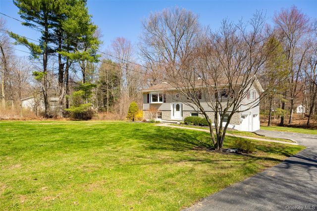 41 Julie Drive, Hopewell Junction, NY 12533