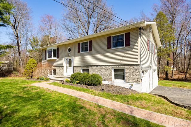 41 Julie Drive, Hopewell Junction, NY 12533