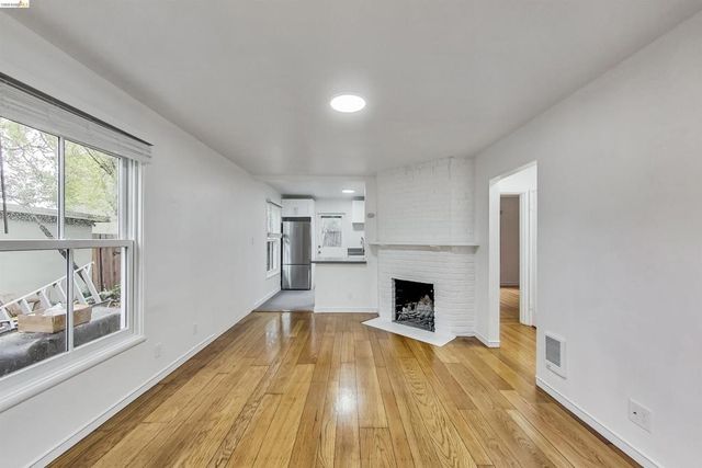 1207 University Ave, Berkeley, CA 94702
