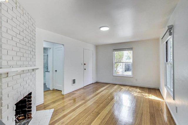 1207 University Ave, Berkeley, CA 94702