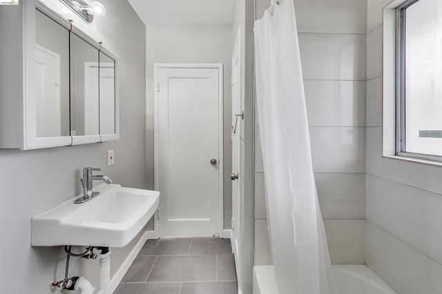 1207 University Ave, Berkeley, CA 94702