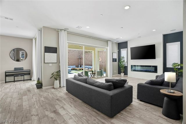 766 Glistening Light Court, Henderson, NV 89052