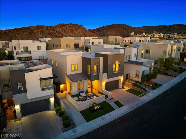 766 Glistening Light Court, Henderson, NV 89052