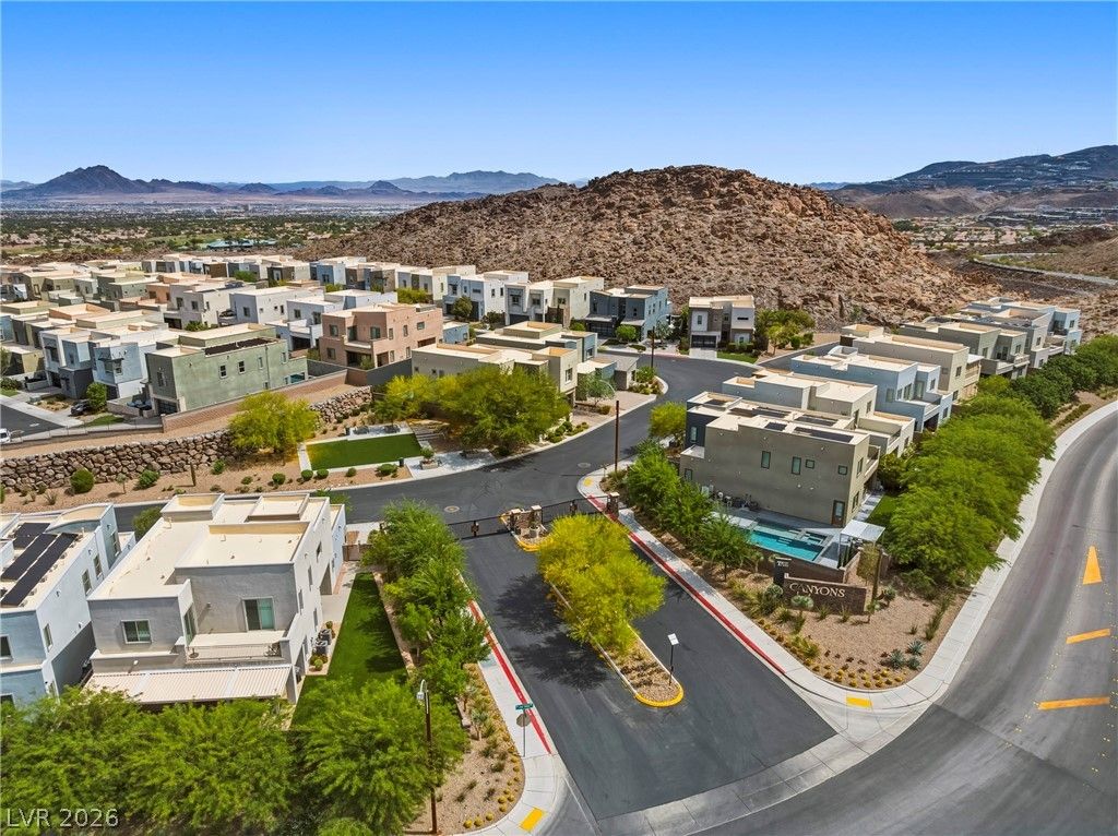 766 Glistening Light Court, Henderson, NV 89052