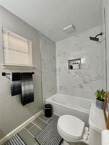 305 Cypress Street, Lake Jackson, TX 77566