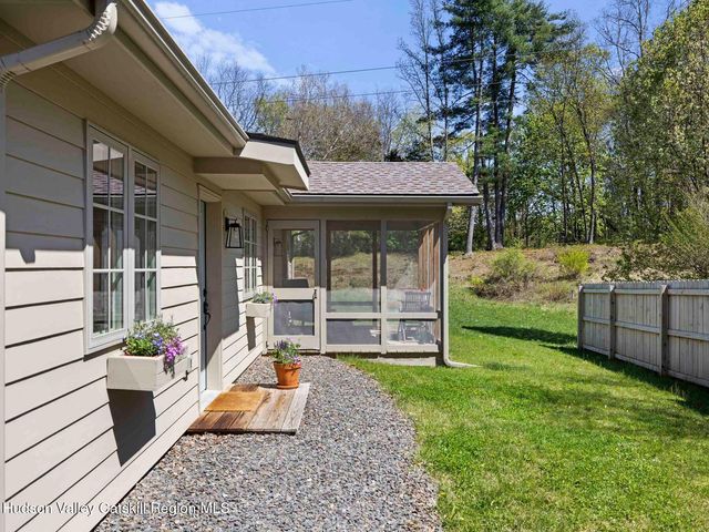 555 Mountain View Avenue, Hurley, NY 12443
