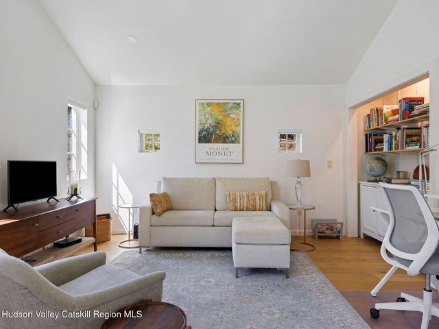 555 Mountain View Avenue, Hurley, NY 12443