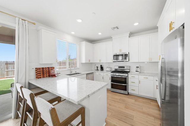 8793 Prelude Way, Elk Grove, CA 95757