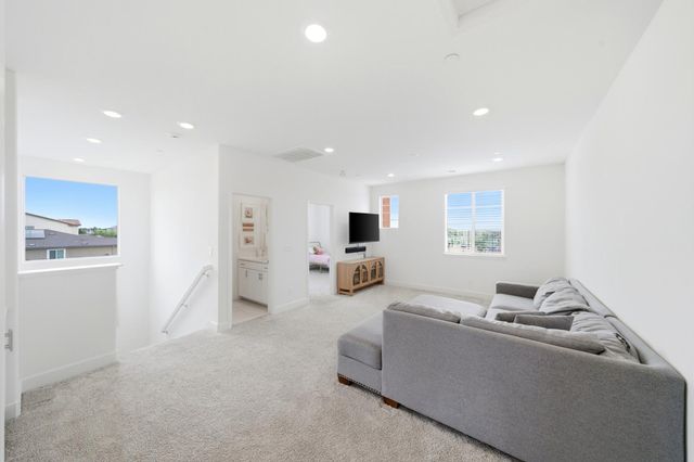 8793 Prelude Way, Elk Grove, CA 95757