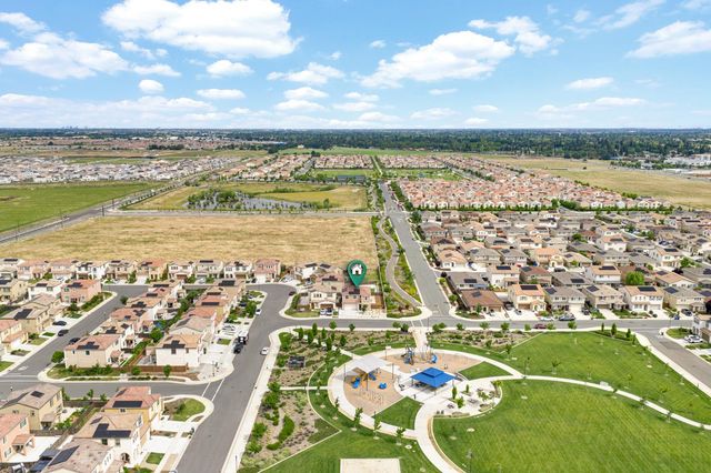8793 Prelude Way, Elk Grove, CA 95757