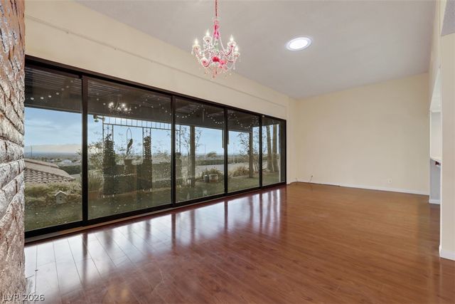 6744 Mountridge Drive, Las Vegas, NV 89110