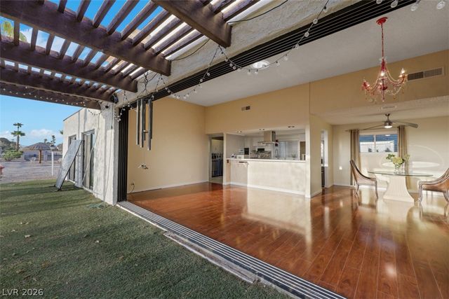 6744 Mountridge Drive, Las Vegas, NV 89110