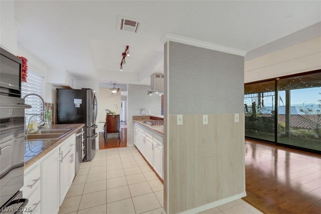 6744 Mountridge Drive, Las Vegas, NV 89110