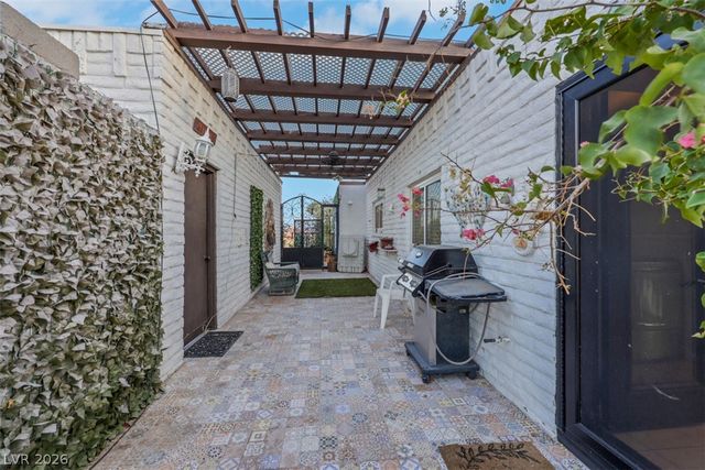 6744 Mountridge Drive, Las Vegas, NV 89110