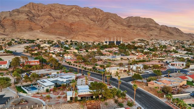6744 Mountridge Drive, Las Vegas, NV 89110