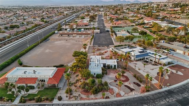 6744 Mountridge Drive, Las Vegas, NV 89110