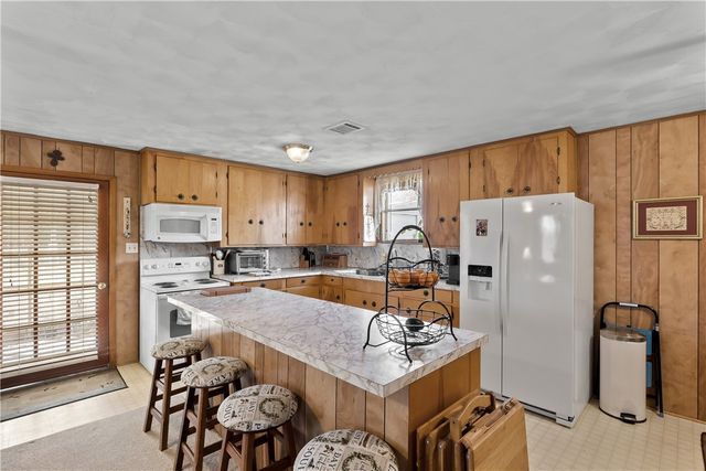 508 Lakeview Street, Somerville, TX 77879